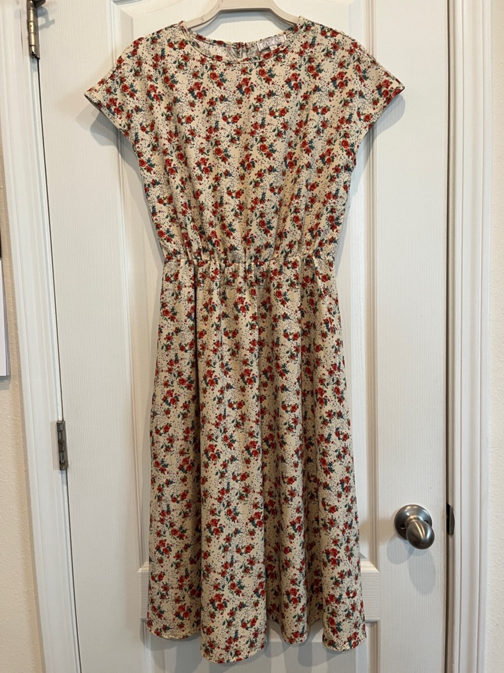 Floral Midi Dress in Cream with Red Bouquet Print
